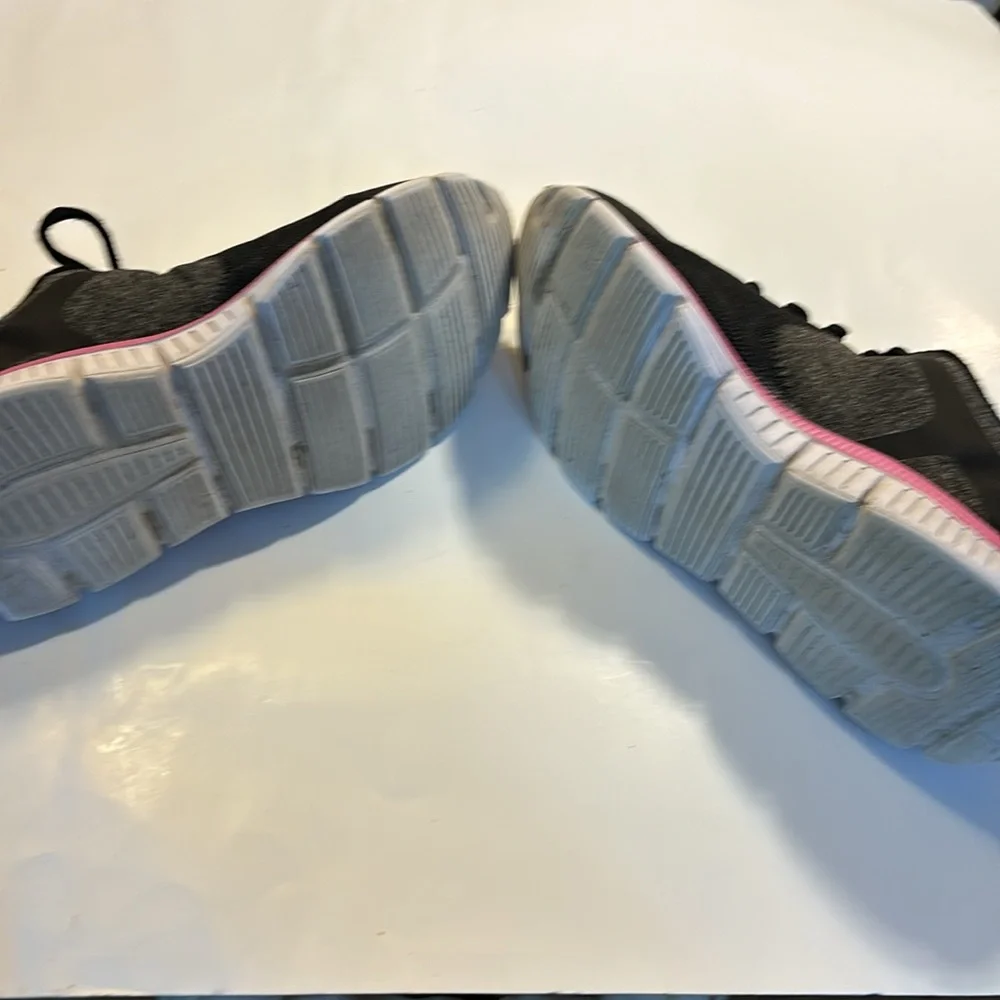 US Polo Association athletic shoes black, grey, pink and white size 7 1/2